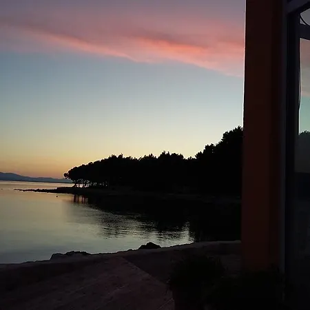 C2 * Sućuraj
